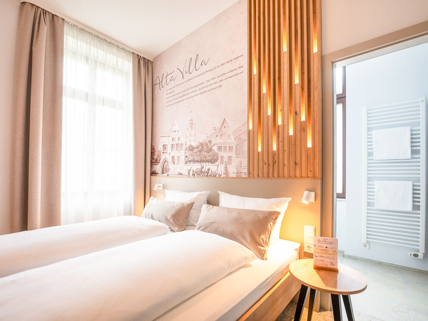 Helles Schlafzimmer mit modernem Design